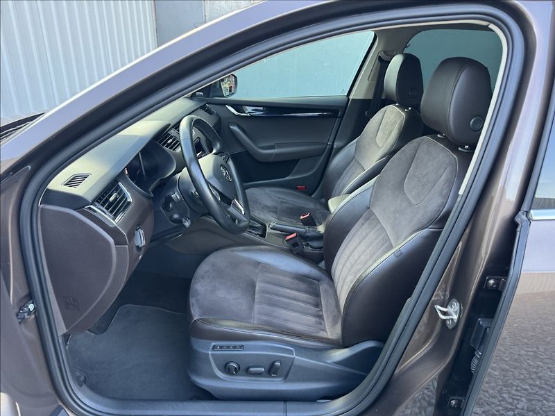 Škoda Octavia 2,0 TDI 110kW L&K ACC původ ČR - fotka 21 z 50