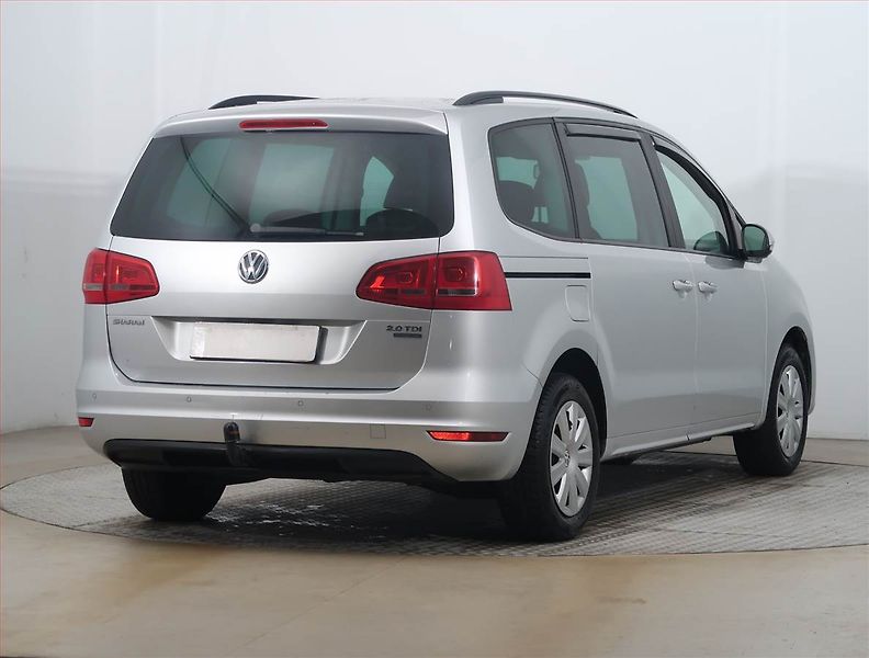 Volkswagen Sharan (2013) 2.0 TDI, Automat, Xenony - fotka 5 z 19