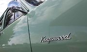 Detail na nápis Kingswood na předním blatníku vozu Holden.