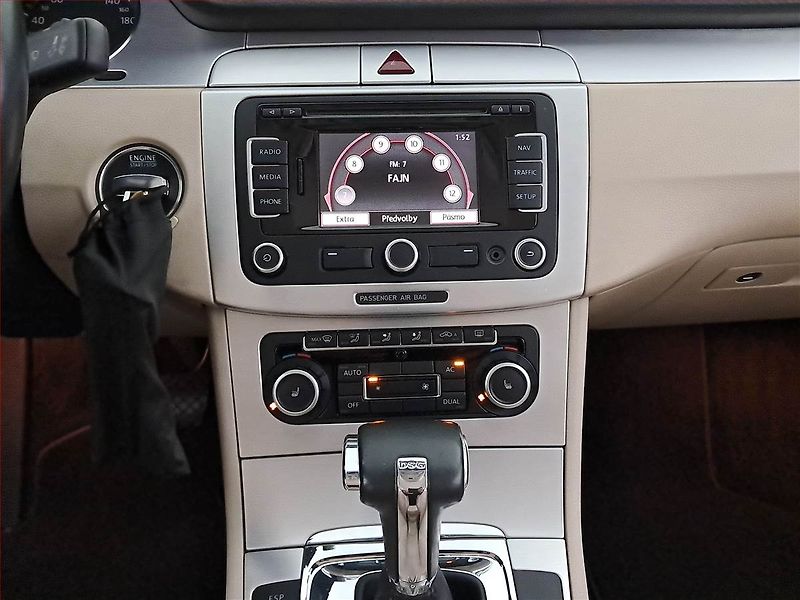 Volkswagen Passat (2010) 2.0 TDI, Automat, po STK - fotka 12 z 18