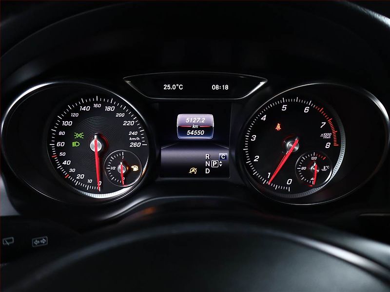 Mercedes-Benz GLA (2018) 220 4MATIC, 4X4, Automat - fotka 9 z 22