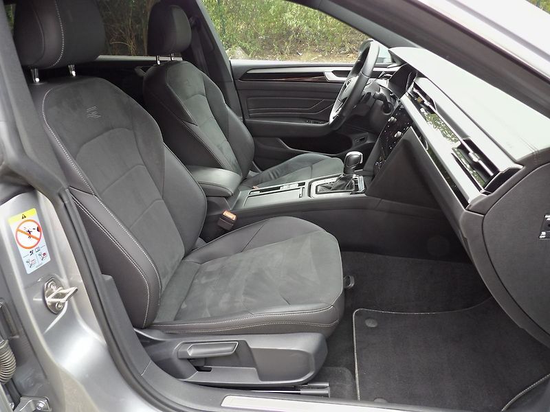 Volkswagen Arteon Shooting Brake 2.0TDI DSG 4Motion Rline Tažné - fotka 23 z 36