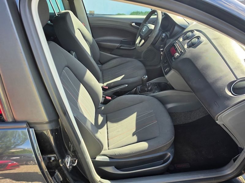 Seat Ibiza (2011) 1.4 i Rozvody - fotka 9 z 27