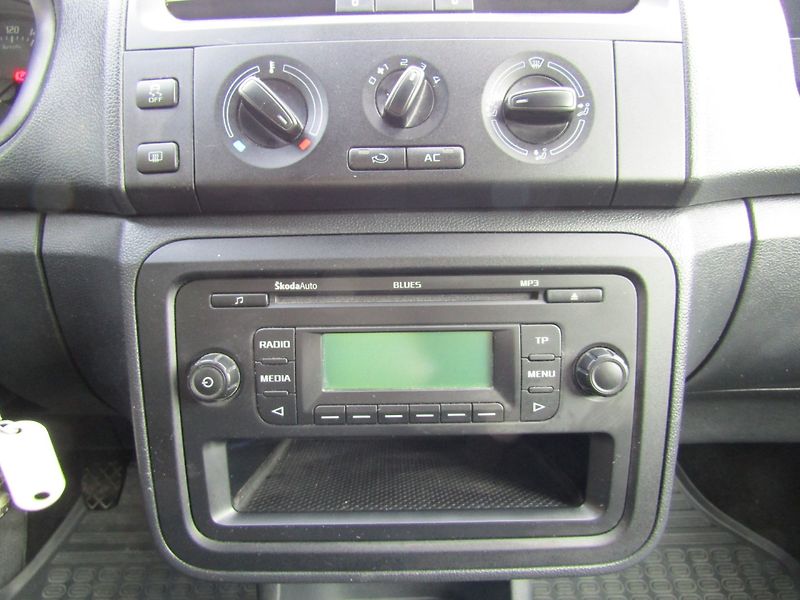 Škoda Roomster (2011) 1.6 TDI 66kW  BEZ KOROZE - fotka 31 z 34
