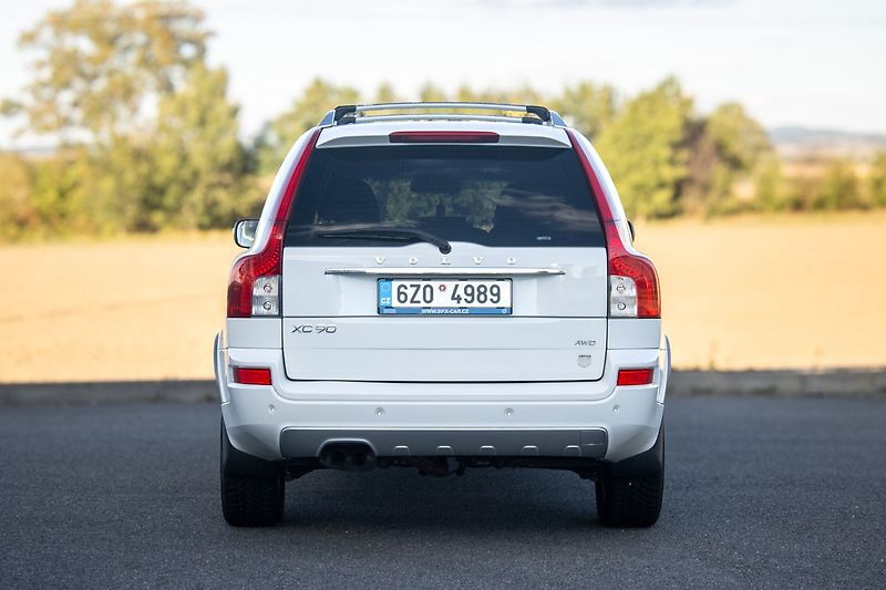 Volvo XC90 - fotka 6 z 26