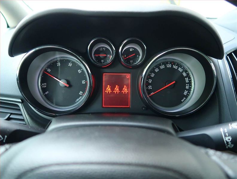 Opel Zafira (2013) Cosmo 1.6 CDTI, Tempomat - fotka 11 z 15