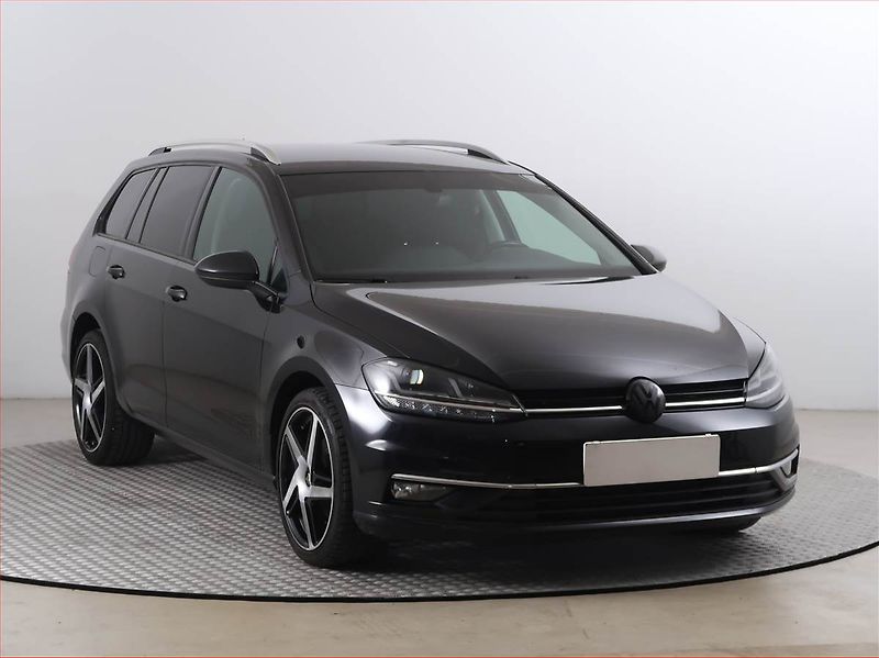 Volkswagen Golf (2018) 1.6 TDI, Automat, Navi, Xenony - fotografie inzerátu
