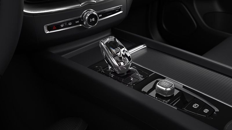Volvo XC60 (2026) B5 AWD AUT BLACK EDITION PLUS - fotka 10 z 11