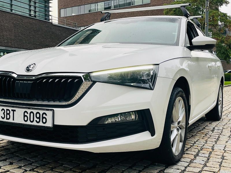 Škoda Scala 1.6TDI AUTOMAT SERVISKA TAŽNÉ - fotka 44 z 46
