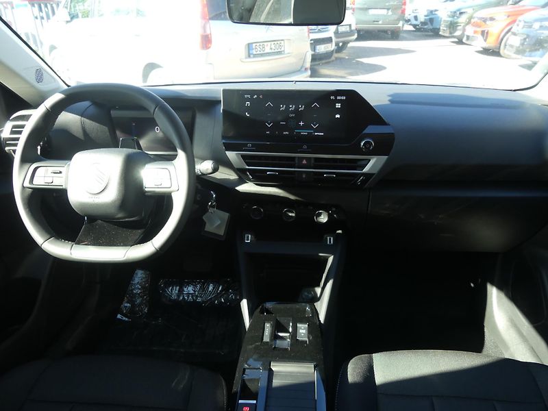 Citroën C4 (2026) PLUS Hybrid 145k Automatic  - fotka 12 z 21