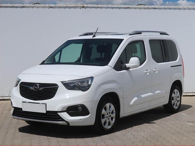 Opel Combo (2019) 1.2 Turbo, 5Míst, SR - fotka 2 z 18