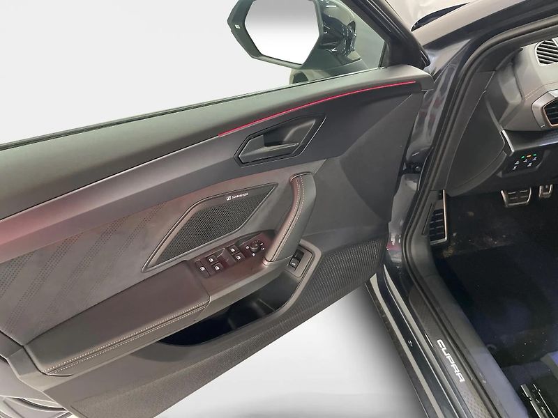 Cupra Leon (2026) VZ 245kW Immersive Matrix Taž - fotka 8 z 16
