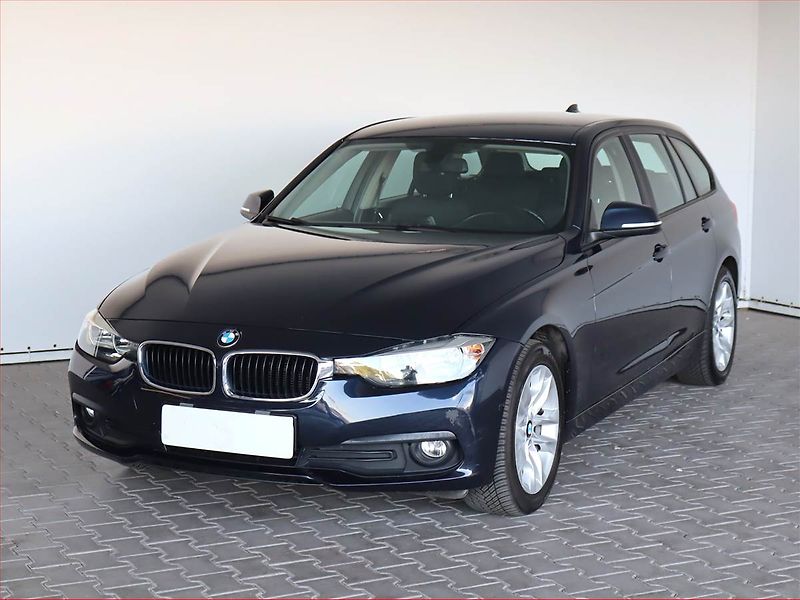 BMW Řada 3 (2017) 320 d xDrive, 4X4, Automat - fotka 2 z 20