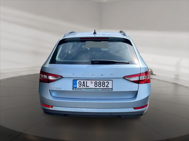 Škoda Superb 2,0 TDI Style AT - fotka 5 z 11