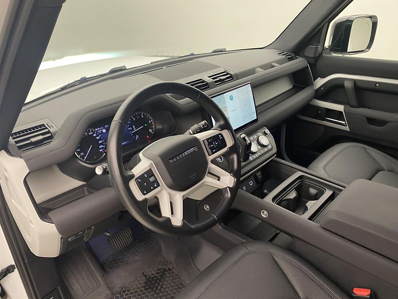 Land Rover Defender 110 D250 SE AWD AUT CZ - fotka 4 z 49