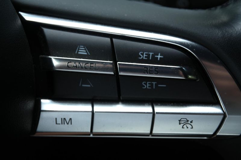 Mazda MX-30 e-Skyactiv, ACC, HUD, Kamera - fotka 19 z 35