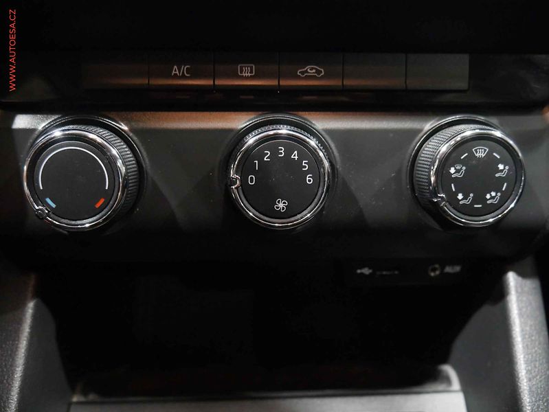Škoda Octavia (2015) 1.6 TDI, ČR, AC, el. výbava - fotka 13 z 14
