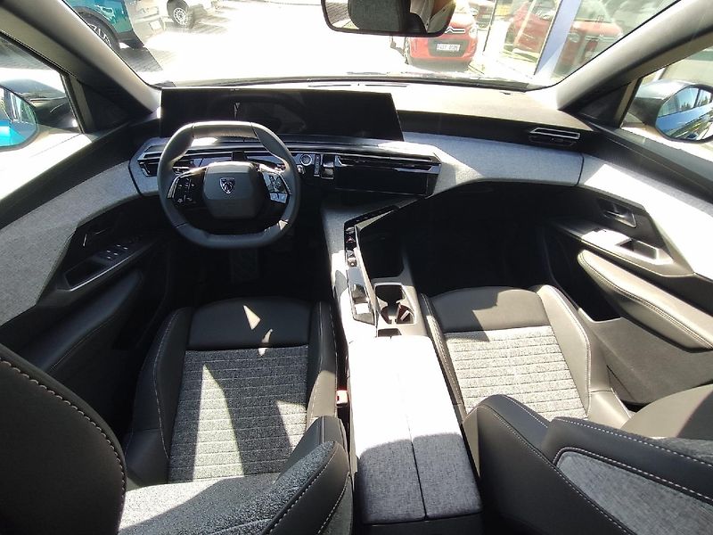 Peugeot 3008 (2026) Business 1.2 HYBRID 145k GRIP  - fotka 2 z 28