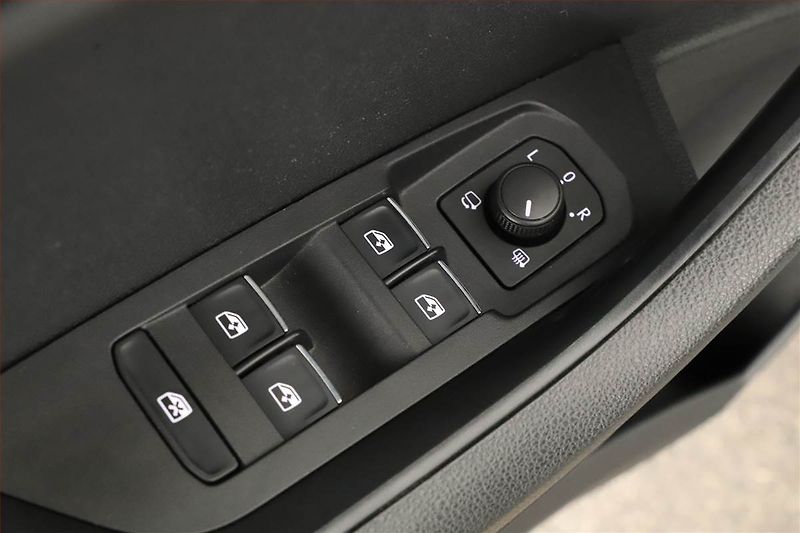 Škoda Karoq (2019) Style 2.0 TDI - fotka 20 z 21