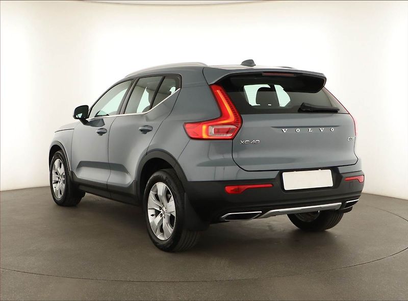 Volvo XC40 (2019) Inscription D3 - fotka 4 z 17