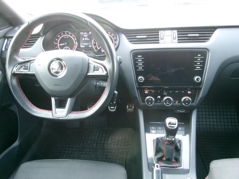 Škoda Octavia (2018) VRS 2,0TDI NAVI AC BT VÝHŘEV - fotka 24 z 29