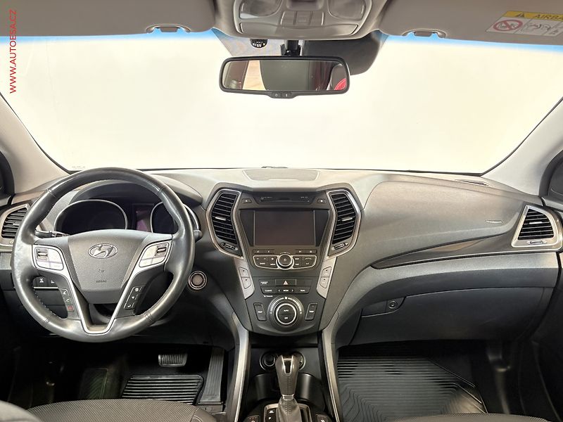 Hyundai Santa Fe (2015) 2.2CRDi 4x4, ČR, AT - fotka 8 z 20
