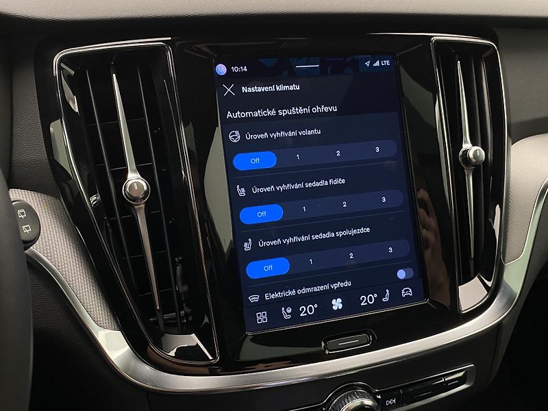 Volvo V60 T6 AWD RECHARGE REZERVACE - fotka 44 z 54