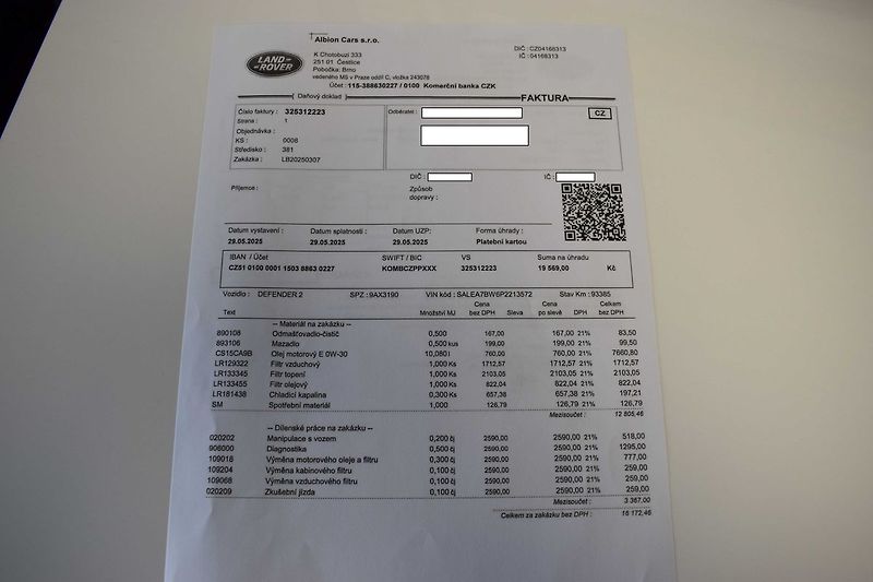 Land Rover Defender 110 D300 SE *ZÁRUKA*TAŽNÉ*ČR* - fotka 51 z 55