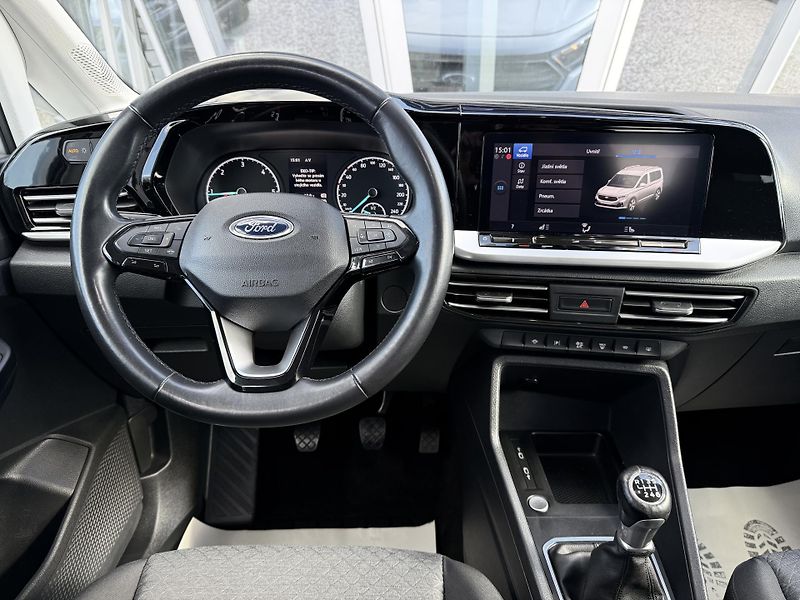 Ford Tourneo Connect 2,0 EcoBlue Titanium - fotka 26 z 38