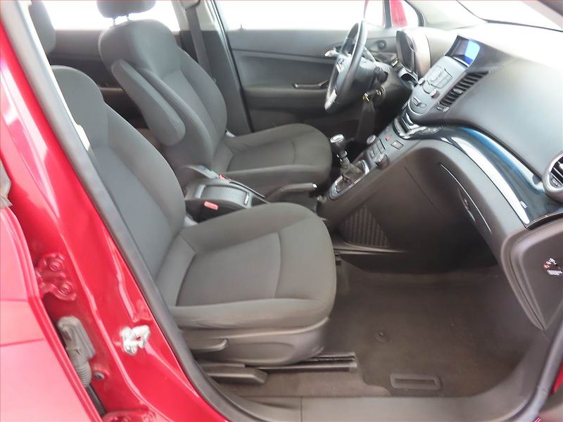 Chevrolet Orlando (2013) 1.4 T, 7 míst - fotka 9 z 18