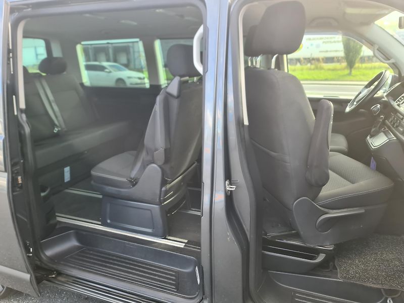 Volkswagen Multivan (2016) T6 2.0 TDi 110-KW DSG POSTEL S - fotka 12 z 35