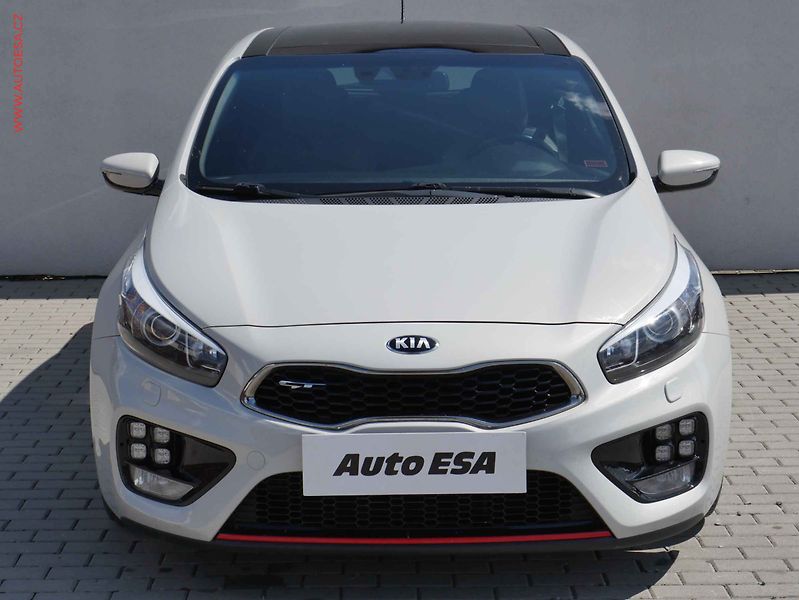 Kia Ceed (2014) 1.6T-GDi, AC, navi, park - fotka 2 z 3