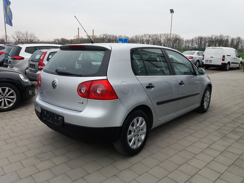 Volkswagen Golf 1.4TSi,DSG,90kW,SERVI.KNÍŽKA - fotka 4 z 21
