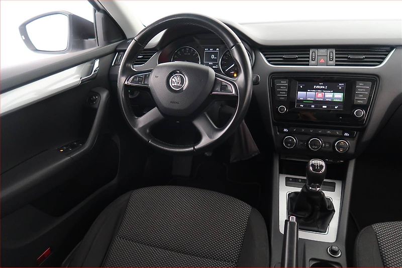 Škoda Octavia (2014) Ambition 1.6 TDI, Navi - fotka 7 z 18