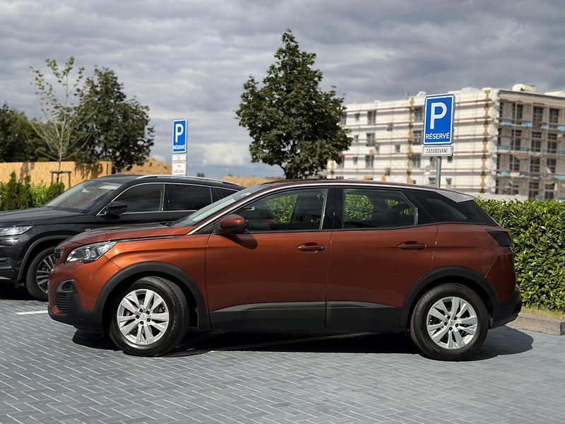Peugeot 3008 (2018) 1.6 PureTech 133 kW/tažné - fotka 2 z 22