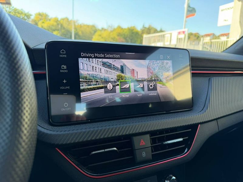 Škoda Kamiq Monte Carlo 1,5 TSI 110 kW 7° - fotka 23 z 39