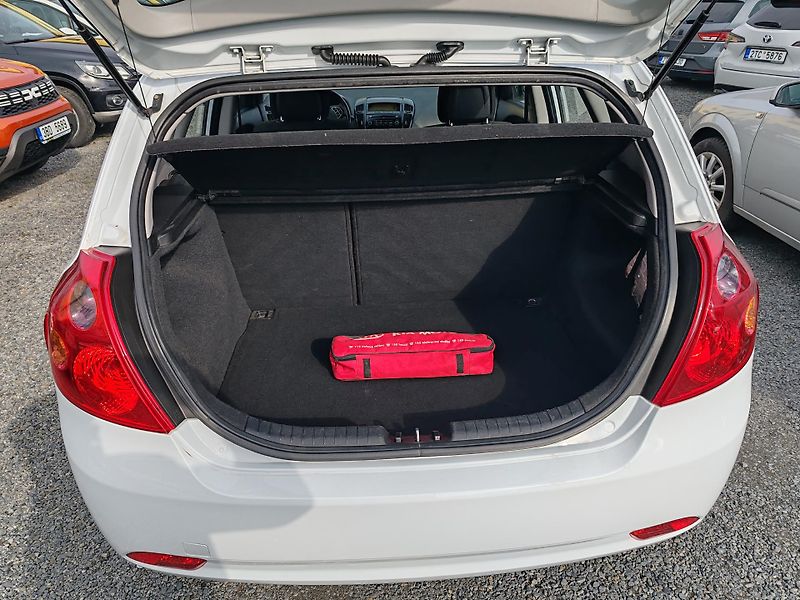 Kia Ceed 1.4 - fotka 7 z 26