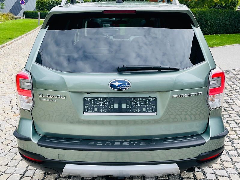 Subaru Forester 2.0i 1.MAJITEL TAŽNÉ SERVISKA - fotka 14 z 48