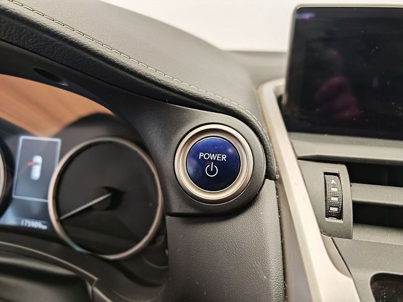Lexus NX 300h 300h AWD PRESTIEGE SAFETY - fotka 31 z 43