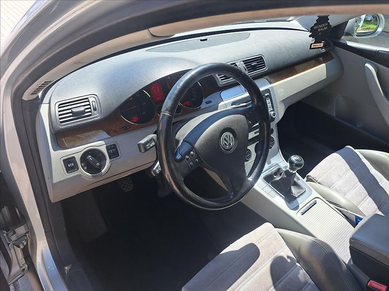 Volkswagen Passat 1,9 TDI - fotka 14 z 43