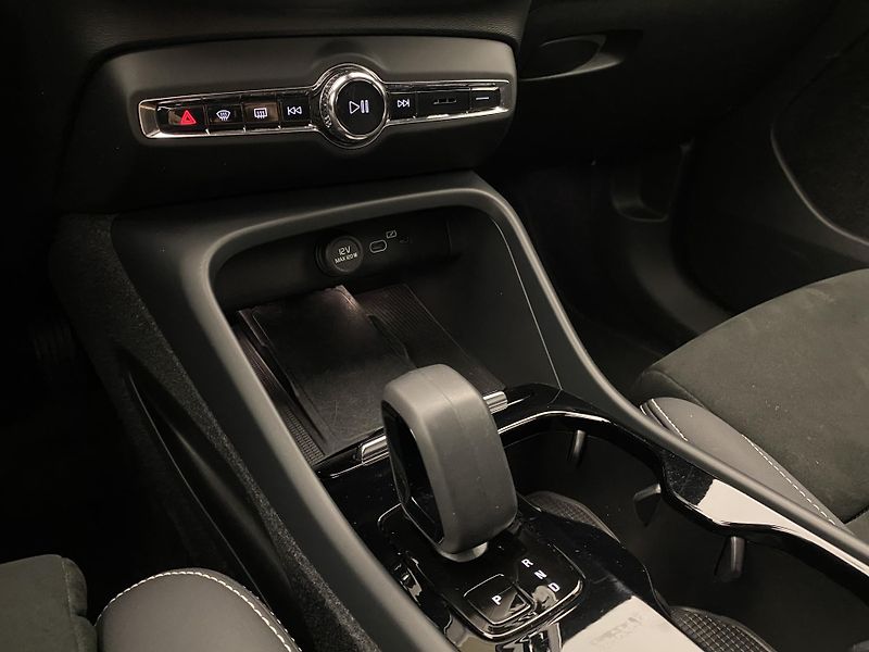 Volvo C40 PURE ELECTRIC TWIN ENGINE PLUS - fotka 26 z 57