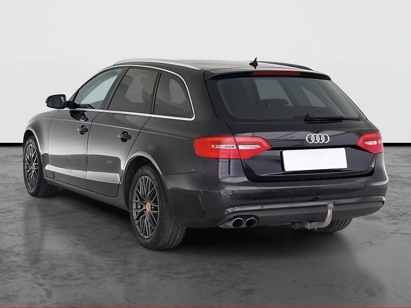 Audi A4 (2013) 2.0 TDI, Automat, Navi, Xenony - fotka 4 z 22