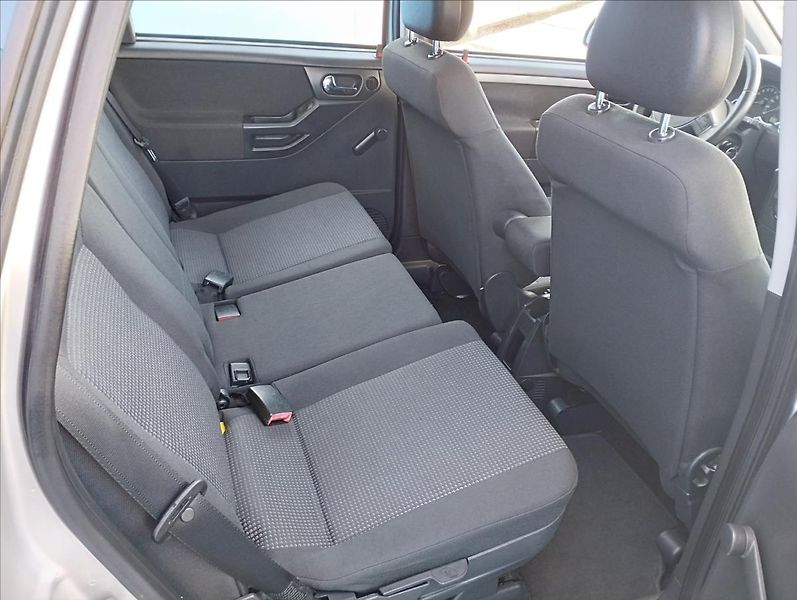 Opel Meriva 1,4 i 66KW ČR, 1.MAJITELKA - fotka 9 z 17