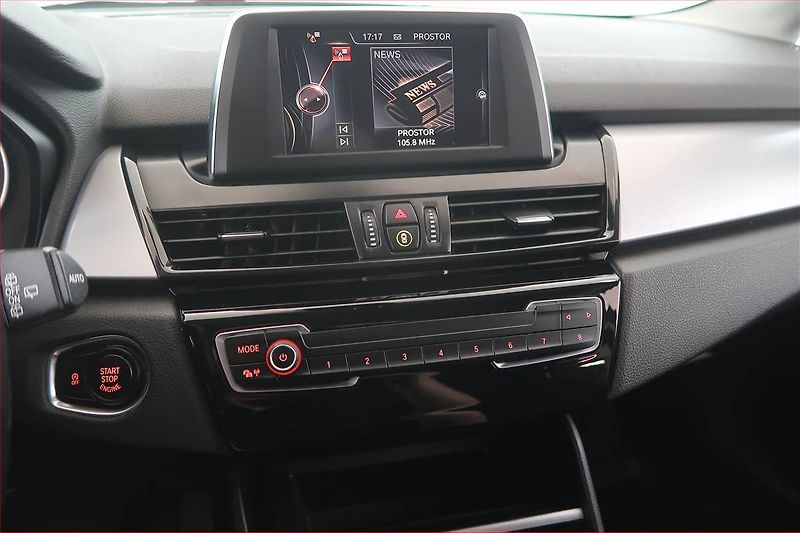 BMW Řada 2 (2016) 218i Active Tourer, Automat - fotka 12 z 18