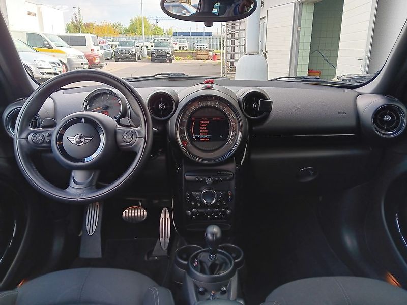 Mini Countryman 2.0D  S WORKS 4X4 - fotka 11 z 26