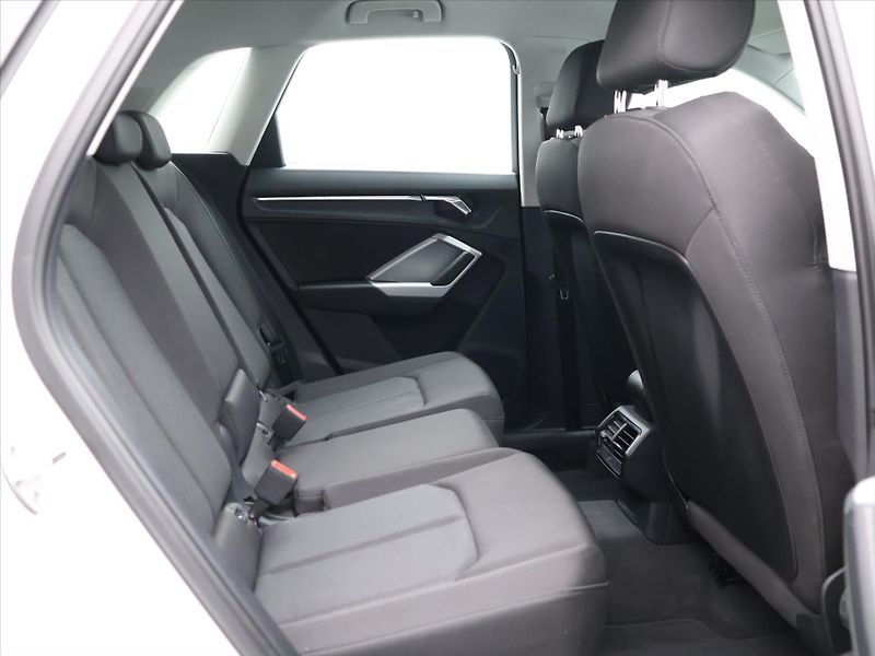 Audi Q3 1,5 35 TFSI S tronic S line CZ - fotka 13 z 33