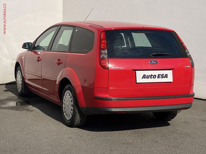 Ford Focus (2007) 1.6 TDCi, ČR, AC - fotka 6 z 16