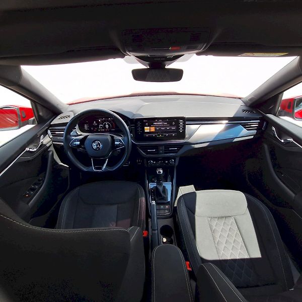 Škoda Kamiq (2021) 1.0 TSI / 81 kW / 7DSG / Style - fotka 15 z 34