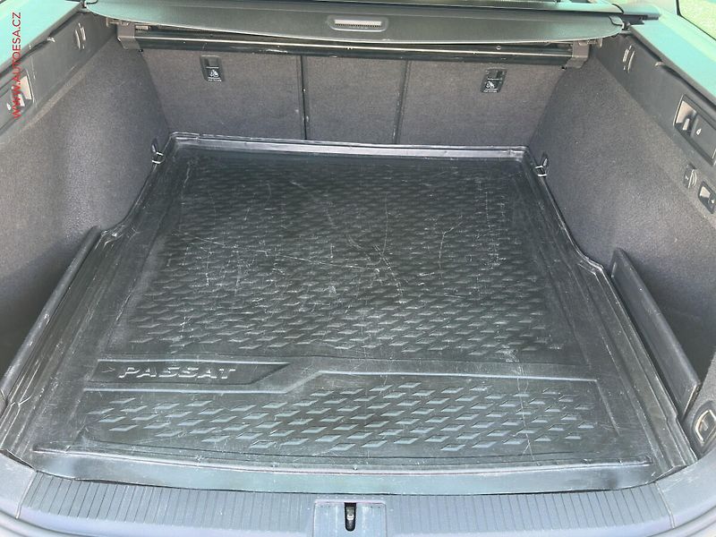 Volkswagen Passat (2019) 2.0TDI 4x4, ČR, DSG, navi - fotka 7 z 18