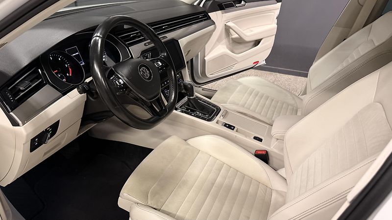 Volkswagen Passat (2019) 2.0 TDI 140kW,ČR, 4MOT DSG - fotka 26 z 48